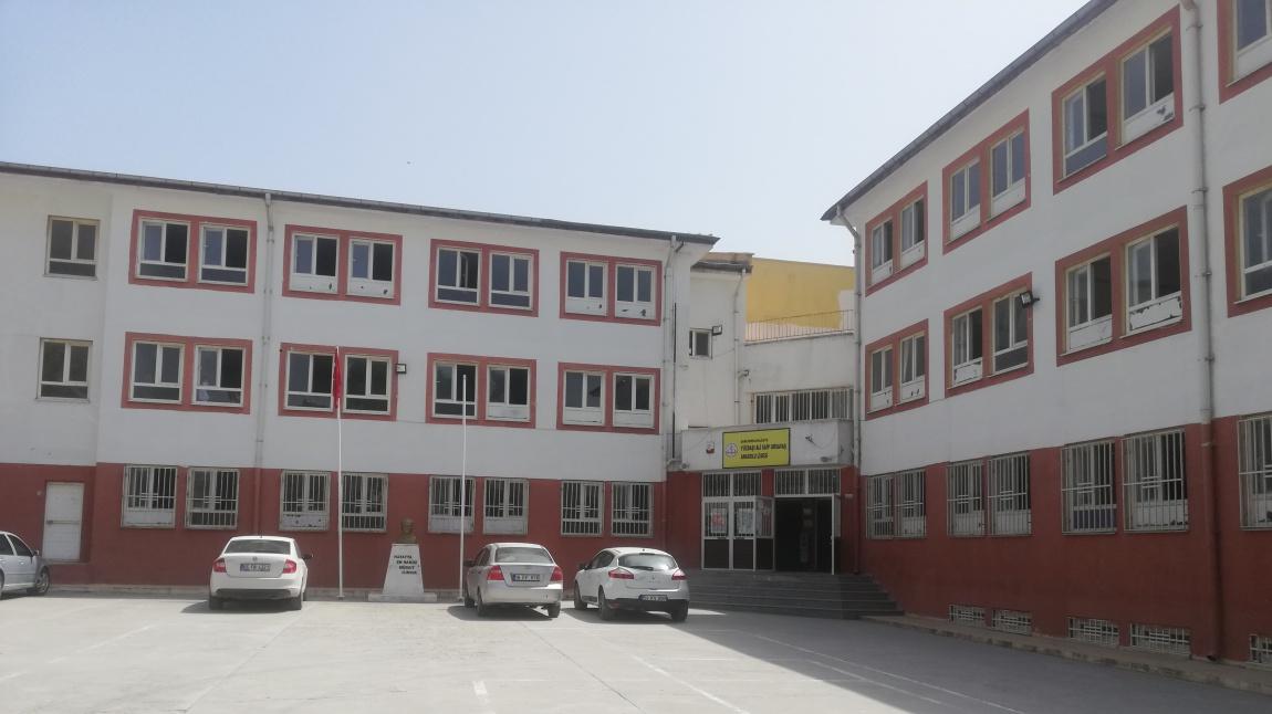 Yüzbaşı Ali Saip Ursavaş Anadolu Lisesi Fotoğrafı